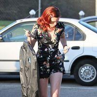 Rumer Willis exits Neil George Salon carrying a garment bag | Picture 111171